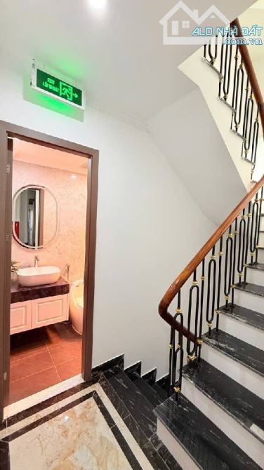 BÁN NHÀ MẶT PHỐ ĐẠI LA - HAI BÀ TRƯNG - 60 m2- 6 T - MT 5,2 m - 31 tỷ Thang Máy