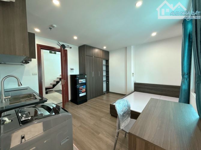 Bán CHDV Dương Quảng Hàm 73m2 đủ nội thất vị trí đẹp lô góc thang máy 27.3 tỷ