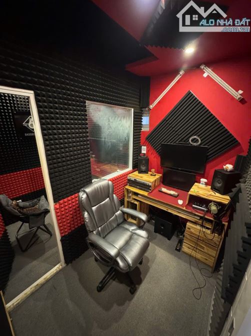 NGÃ TƯ SỞ 8 TỶ - chung cư 90m² 3PN 2WC – - Full nội thất – Khu an ninh cao – CHÍNH CHỦ