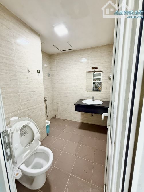 BÁN GẤP CĂN GÓC A6A NAM TRUNG YÊN: 60M2 FULL NT, BAN CÔNG ĐÔNG NAM, CHỈ 4.98 TỶ - XÁCH VAL