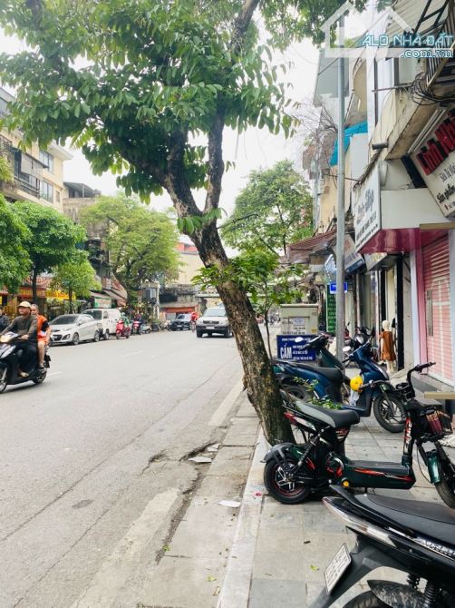 180 tỷ/ 264 m2/ 6.8 m tiền/ Mặt Phố Hàng Giấy/ Hoàn Kiếm