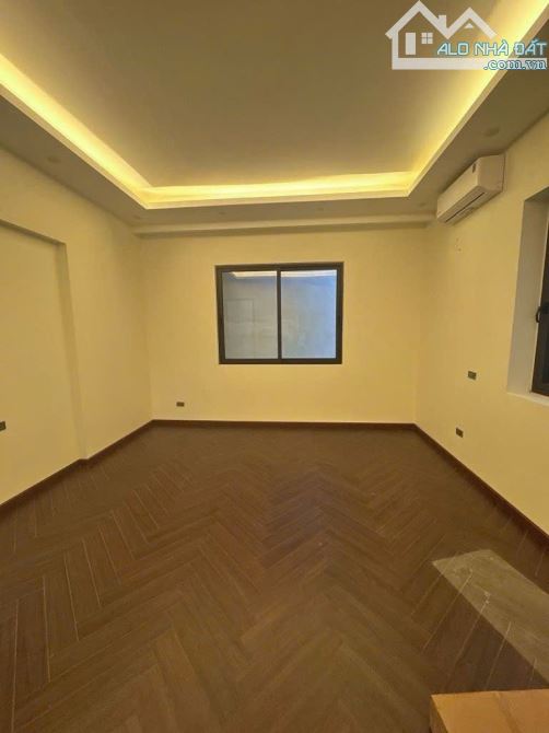 BÁN NHÀ MỚI NGỌC LÂM – TRUNG TÂM – DÂN XÂY – Ô TÔ – FULL NỘI THẤT – 73M2 CHỈ 28 TỶ - 7