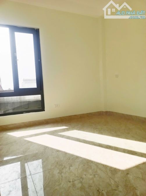 Bán Nhà Hoàng Mai 33m 5tầng mặt ngõ, cách trục chính Giải Phóng-Ngọc Hồi 20m