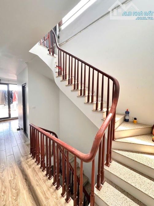 TÔN ĐỨC THẮNG 92m2x6 tầng THANG MÁY-3 BƯỚC RA PHỐ-OTO ĐỖ CỬA -KINH DOANH-GIÁ 27 TỶ CÓ TL