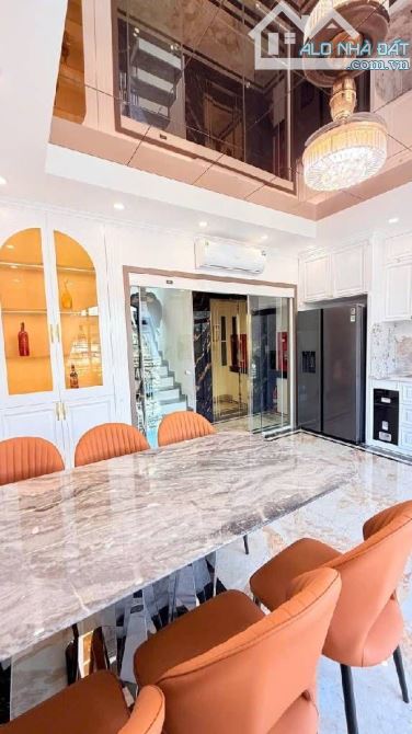 BÁN NHÀ MẶT PHỐ ĐẠI LA - HAI BÀ TRƯNG - 60 m2- 6 T - MT 5,2 m - 31 tỷ Thang Máy