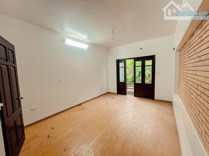 PHÂN LÔ ĐƯỜNG 800A – GARA, Ô TÔ TRÁNH – VIEW BẢO TÀNG – 52/60M² – 5 TẦNG – MT 4M – 18.8 TỶ