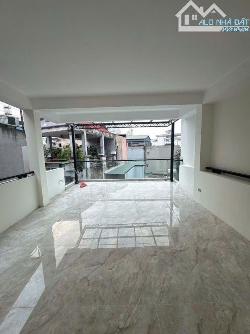 BÁN NHÀ MỚI NGỌC LÂM – TRUNG TÂM – DÂN XÂY – Ô TÔ – FULL NỘI THẤT – 73M2 CHỈ 28 TỶ - 9