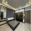 140,8m2 sân cổng 4 tầng ô tô vào nhà thoải mái phố Thiên Lôi