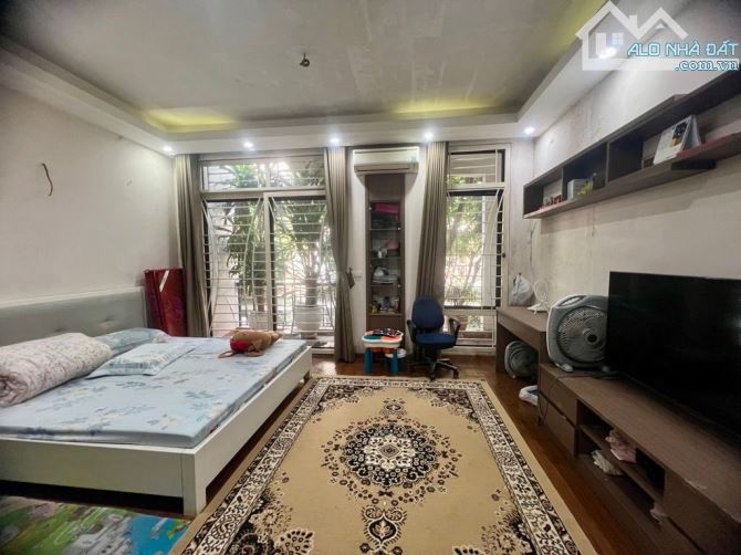 SIÊU PHẨM PHÂN LÔ VIP HOÀNG MAI - Ô TÔ TRÁNH - FUL ĐỒ – THOÁNG TRƯỚC SAU – 70M²-23 TỶ