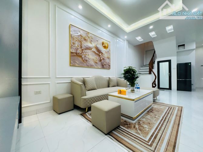 200TR/M2 CÓ NHÀ MỚI TINH NGÕ QUỲNH , 40M² , FULL NỘI THẤT Ở NGAY , NGÕ SH QUAY ĐẦU