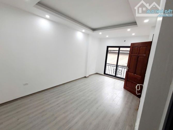 Bán nhà đẹp dân xây MỚI TINH khu Hai Bà Trưng trước Tết