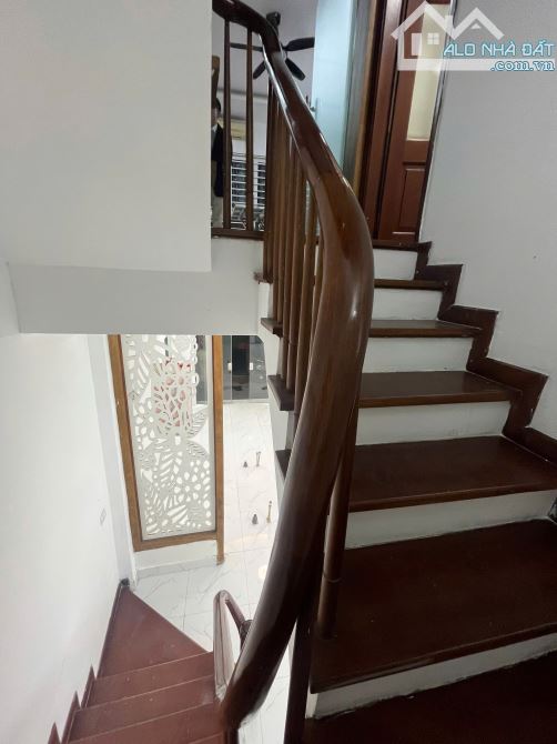 Chuyển về KĐT nên bán căn nhà ở Ngõ thông KV Cầu Giấy HN