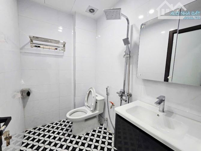 XUÂN THỦY – 7 TẦNG THANG MÁY – GẦN PHỐ – FULL NỘI THẤT – 12.8 TỶ