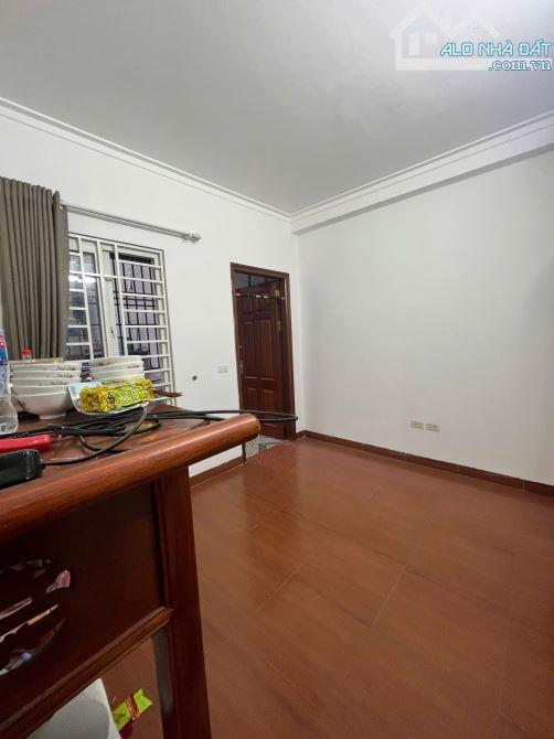 Chuyển về KĐT nên bán căn nhà ở Ngõ thông KV Cầu Giấy HN