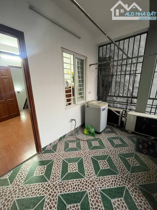 Chuyển về KĐT nên bán căn nhà ở Ngõ thông KV Cầu Giấy HN