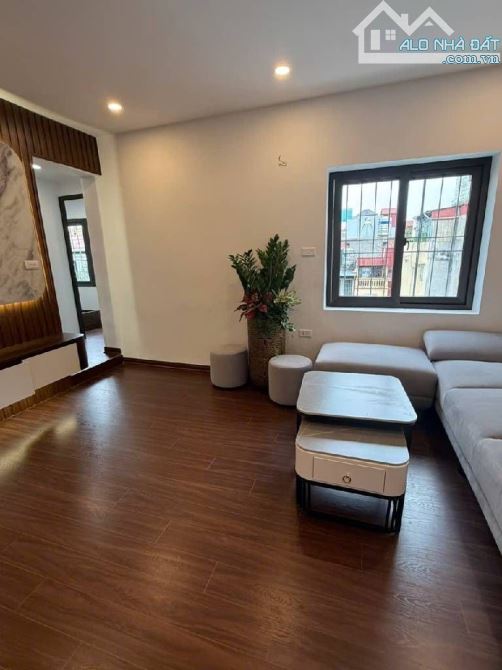 HÀNG HIẾM TT PHỐ CẢM HỘI DT54M,2 NGỦ-VỊ TRÍ ĐẮC ĐỊA 10 RA PHỐ CẢM HỘI GIÁ 3.68 TỶ