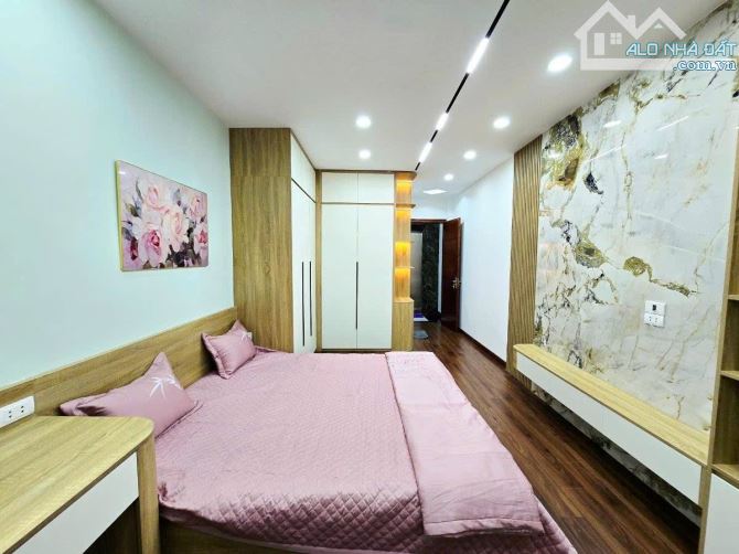 XUÂN THỦY – 7 TẦNG THANG MÁY – GẦN PHỐ – FULL NỘI THẤT – 12.8 TỶ