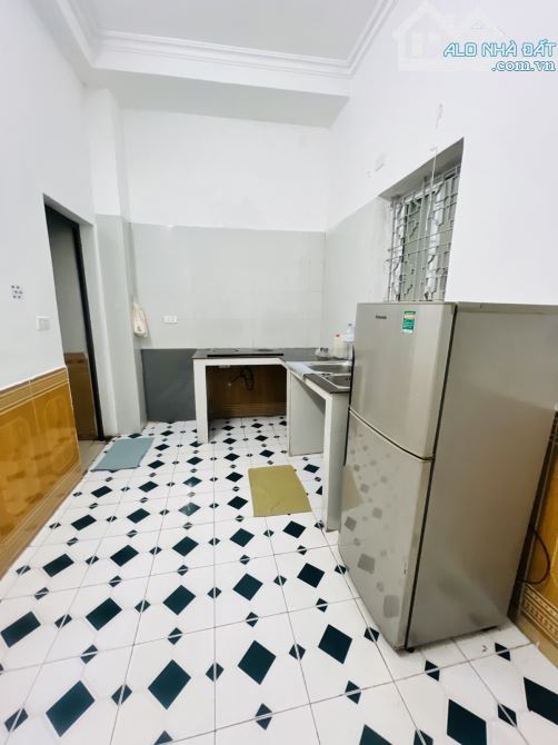 TÀI CHÍNH 7 TỶ NÊN ĐẦU TƯ CĂN NÀY : GỐC ĐỀ , 41M² , 3 GÁC ĐỖ CỬA , CẢI TẠO THANG MÁY VÔ TƯ