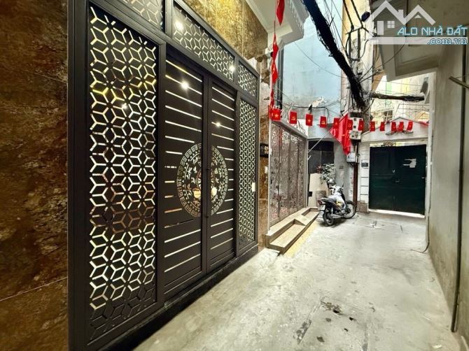 Trường Chinh, Đống Đa - 34m2 x 4T, 4PN , ngõ thông , nhà mới sổ chính chủ - 9,8 tỷ