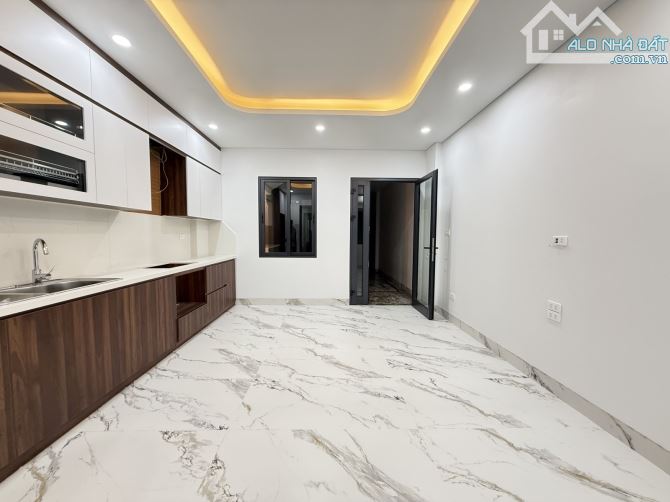 Bán Nhà Xuân La 76M- 7 tầng thang máy -oto vào nhà- vừa ở vừa cho thuê tuyệt vời