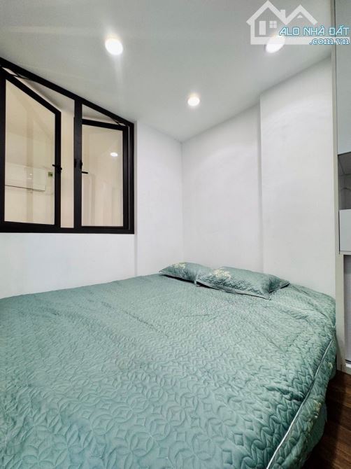 CĂN HỘ CCMN PHỐ QUAN NHÂN DT50M, 2 NGỦ, FULL NỘI THẤT MỚI ĐẸP GIÁ 2.5 TỶ