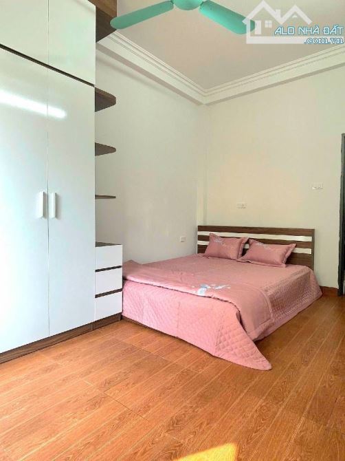 Hiếm chỉ dưới 6 Tỷ Nhà 4 tầng 3 Ngủ, Thanh Lân, Vĩnh Hưng