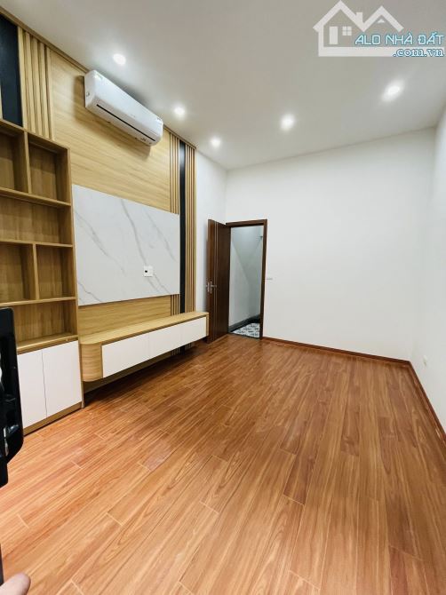 14.8 tỷ nhà mới phân lô oto đỗ cửa Thang máy Bạch Đằng, Hoàn Kiếm DT33/40T1 5T MT3.5m