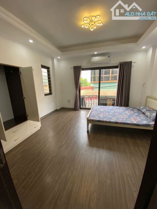 Bán nhà riêng phố Xuân La, 63m², 4 tầng + tum, lô góc 2 thoáng, nhỉnh 11 tỷ