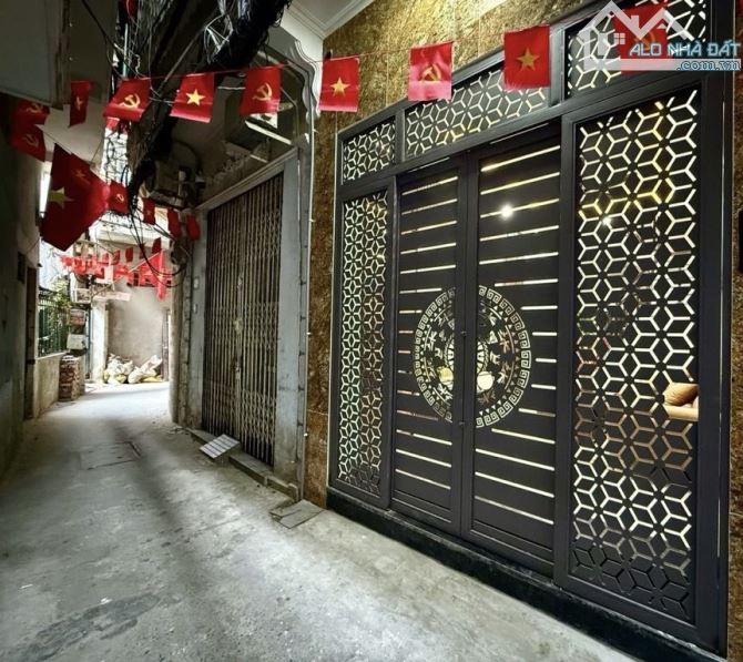 Trường Chinh, Đống Đa - 34m2 x 4T, 4PN , ngõ thông , nhà mới sổ chính chủ - 9,8 tỷ