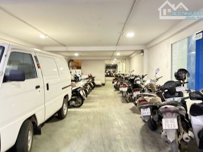 ĐỐNG ĐA - GIÁP BA ĐÌNH - TÒA VĂN PHÒNG MĂT PHỐ 160M2 - 9 TẦNG MỚI - KHAI THÁC 2,5 TỶ/NĂM