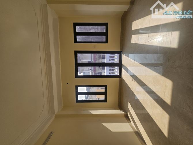 Mặt Phố Định Công Thượng Định Công Hoàng Mai 54m 18Tỷ 5Tầng Mt5m Oto Kinh Doanh Sầm Uất