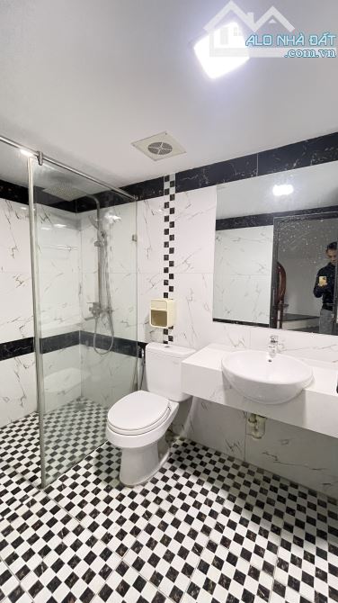 Nhà đẹp Lĩnh Nam 3 Ngủ Full NT, Sổ Vuông Ô Tô 5 tạ đỗ cửa giá chỉ hơn 6 tỷ.