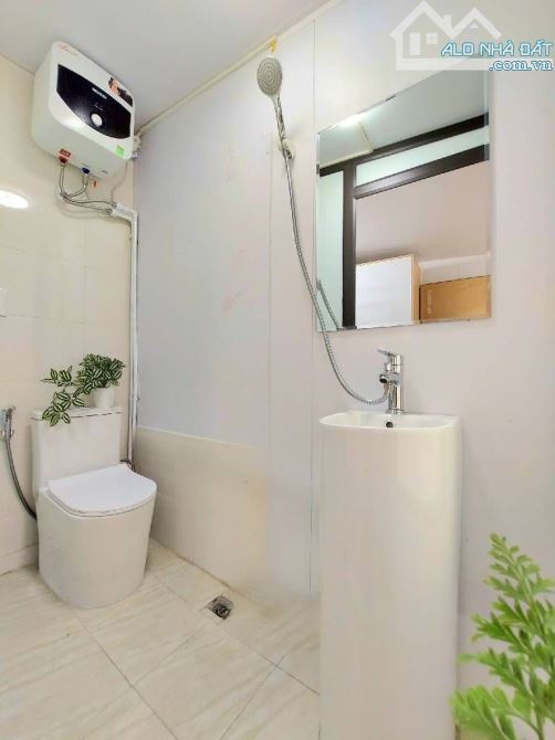 CĂN HỘ CCMN PHỐ QUAN NHÂN DT50M, 2 NGỦ, FULL NỘI THẤT MỚI ĐẸP GIÁ 2.5 TỶ