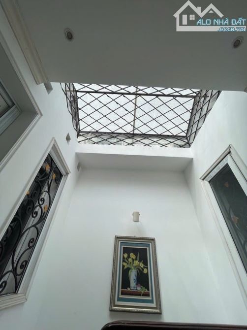 PHỐ VIP THÁI HÀ 60m2-OTO ĐÕ CỬA-GIÁ 16 TỶ CÓ TL