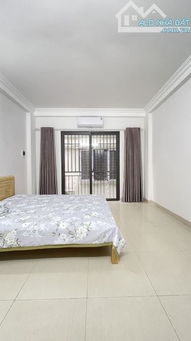 Nhà đẹp Lĩnh Nam 3 Ngủ Full NT, Sổ Vuông Ô Tô 5 tạ đỗ cửa giá chỉ hơn 6 tỷ.