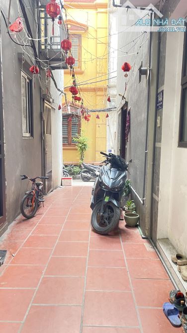 Nhà đẹp Lĩnh Nam 3 Ngủ Full NT, Sổ Vuông Ô Tô 5 tạ đỗ cửa giá chỉ hơn 6 tỷ.