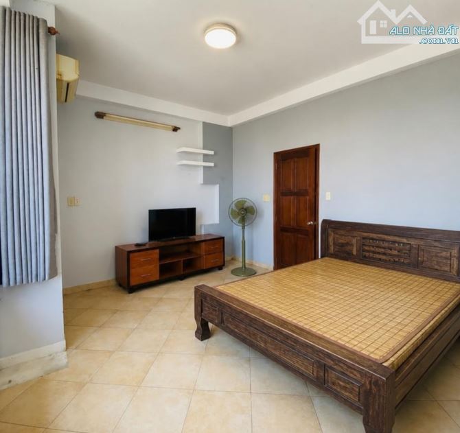 GIẢM SÂU 48m2 x 2tầng - XE HƠI đậu cửa ra đường Quang Trung