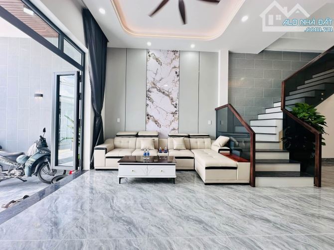 Nhà phú hoà - tdm : 1 trệt 1 lầu 3 p ngủ, full nội thất 5