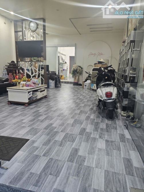 Cho Thuê Nhà Nguyên Căn Mặt Phố Hoàng Minh Đạo Long Biên. Giá Thuê 20Tr/Th. Diện Tích Sử 3