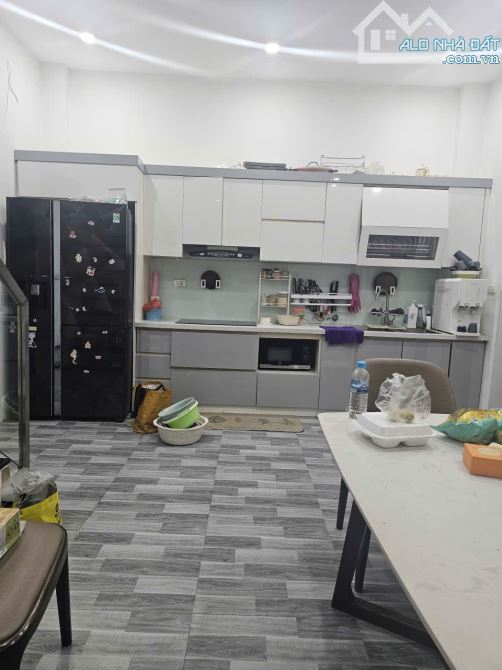Cho Thuê Nhà Nguyên Căn Mặt Phố Hoàng Minh Đạo Long Biên. Giá Thuê 20Tr/Th. Diện Tích Sử 4