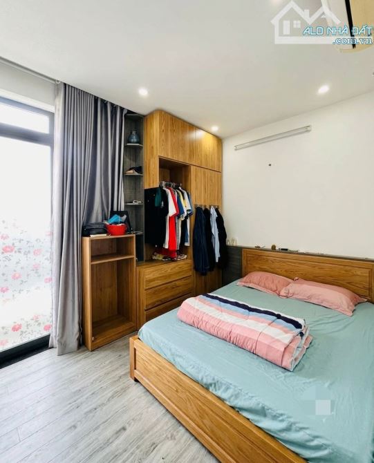 Nhà MỚI - tk ĐẸP - 4tầngx48m² Hẻm XE HƠI thông Dương Quảng Hàm 3