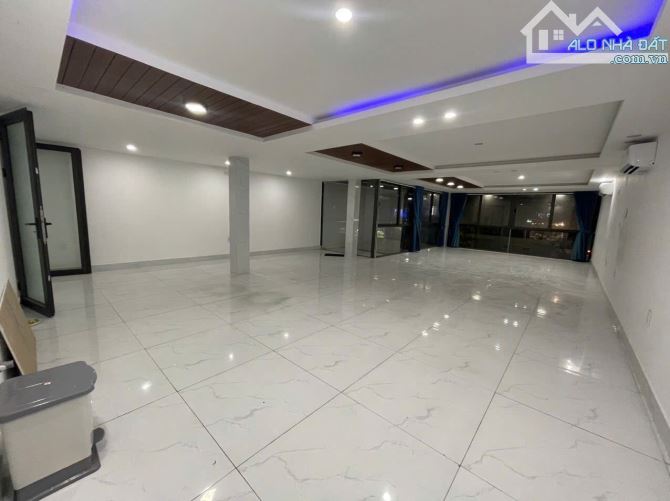 Cho thuê 2 tầng trống suốt 240m2 trong tòa building đường Hồ Xuân Hương - 35tr/tháng