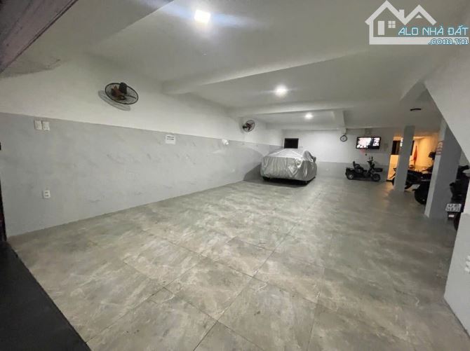Cho thuê 2 tầng trống suốt 240m2 trong tòa building đường Hồ Xuân Hương - 35tr/tháng - 5