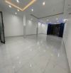 Cho thuê 2 tầng trống suốt 240m2 có thang máy đường Hồ Xuân Hương, sầm uất, hợp vp, tr tâm