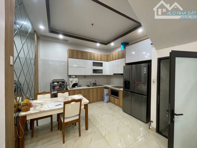 Sát Phố Trần Nguyên Hãn -4 tầng Đẹp-Khu Phân Lô-mặt đường ô tô tránh -Giá chỉ 4 tỷ 300 tr 4