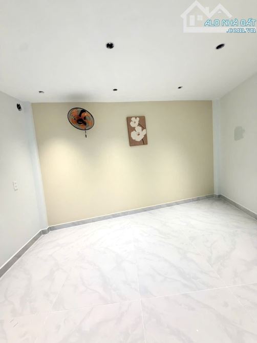 Nhà gần Tân Sơn Nhất hẻm 4,5M mà sổ quá xấu, 42m2, 3 PN, 4 cái toai lét, chỉ còn 1,66 tỷ - 5