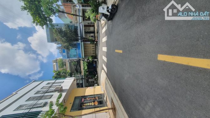BÁN NHÀ 2 TẦNG LÔ GÓC NGUYỄN ĐỔNG CHI 150M² ,ĐÀ NẴNG,GIÁ 7,8 TY 4