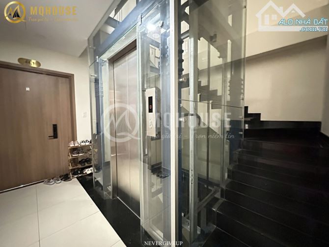 Chỉ từ 9 tr - Căn hộ 2 phòng ban công gần 60m2 - Thang máy - Ngã tư Nguyễn Xí, cầu Đỏ - 9