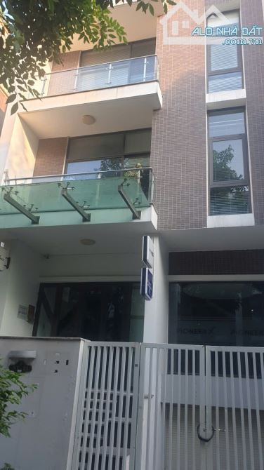 Cần cho thuê căn BT Imperia Garden Thanh Xuân, Hà Nội.