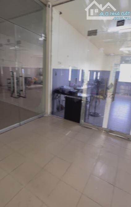 Cho thuê văn phòng phố Ngọc Khánh gần Đài truyền hình Việt Namgiá rẻ 10 triệu ô tô đỗ cửa 3